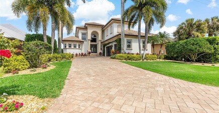 1435 Osprey AVE, Naples 34102, FL