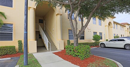 4117 Bellasol CIR 121, Fort Myers 33916, FL