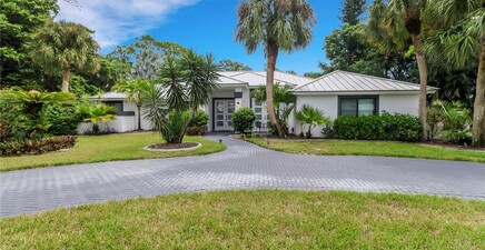 1806 Princess CT, Naples 34110, FL