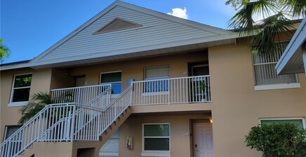 144 Pebble Shores DR 9, Naples 34110, FL