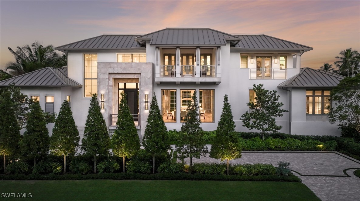 2075 Gordon DR E, Naples 34102, FL