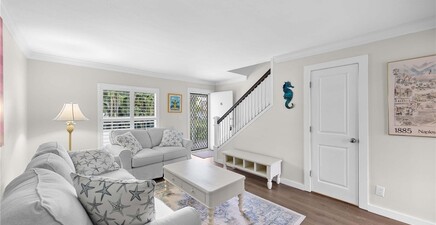 1222 Gordon DR 15, Naples 34102, FL