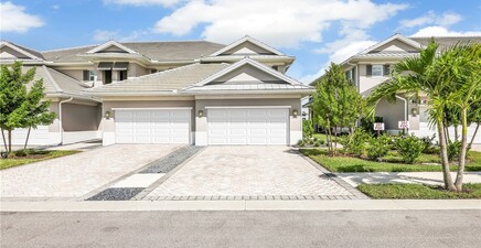 257 Indies Dr E 102, Naples 34114, FL