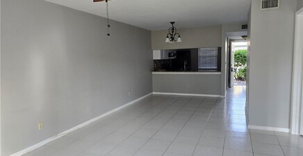 2660 Kings Lake BLVD 7-103, Naples 34112, FL