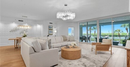 445 DOCKSIDE DR B202, Naples 34110, FL