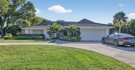 690 Murex DR, Naples 34102, FL