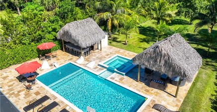 1890 Oakes BLVD A, Naples 34119, FL