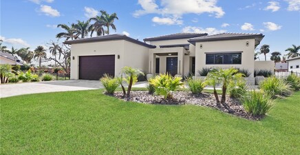 1332 Longwood DR, Fort Myers 33919, FL