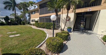 5716 Foxlake DR 1, North Fort Myers 33917, FL