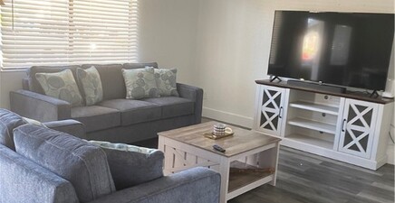 4617 bayshore DR H1, Naples 34112, FL