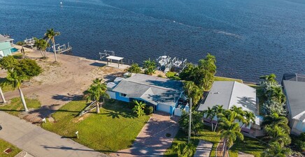 2504 Bayshore DR, Matlacha 33993, FL