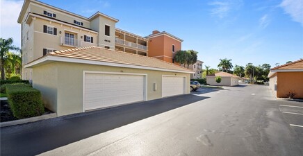 4455 Botanical Place CIR 405, Naples 34112, FL