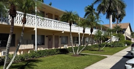 13150 Kings Point DR 15C, Fort Myers 33919, FL