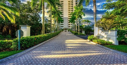 425 Cove Tower DR 304, Naples 34110, FL