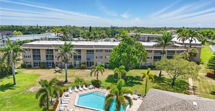 5451 Rattlesnake Hamm RD D-305, Naples 34113, FL