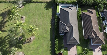 2700 Linda DR, Naples 34112, FL