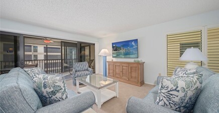 2721 W Gulf DR 213, Sanibel 33957, FL