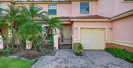 7666 Bristol CIR, Naples 34120, FL