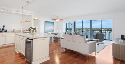 2750 Gulf Shore BLVD N 602, Naples 34103, FL