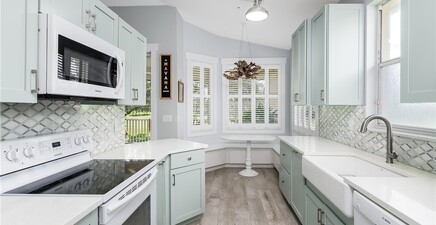 650 Lalique CIR 308, Naples 34119, FL