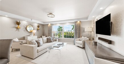 4200 Belair LN 300, Naples 34103, FL