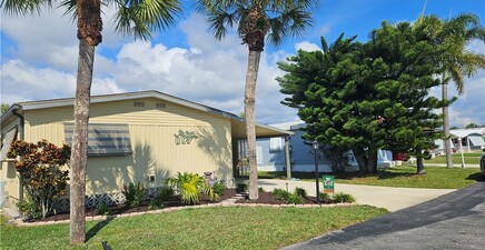 45 Aquamarine AVE 45Q, Naples 34114, FL