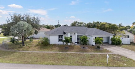 1082 Ridgeway DR, North Fort Myers 33903, FL