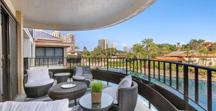 6710 Pelican Bay BLVD 422, Naples 34108, FL