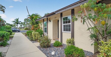 1009 Pine Isle LN S 1009, Naples 34112, FL