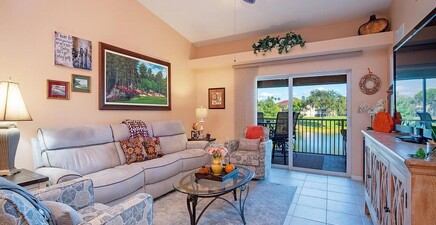 2870 Cypress Trace CIR 1725, Naples 34119, FL