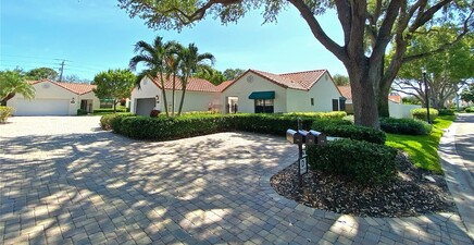 718 Reef Point CIR, Naples 34108, FL