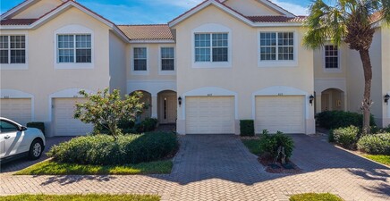 827 Hampton CIR 146, Naples 34105, FL