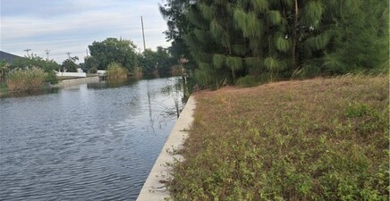 125 SW 28th TER, Cape Coral 33914, FL