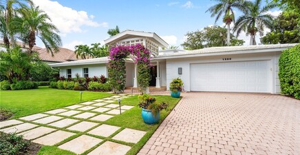 1980 Gordon DR, Naples 34102, FL