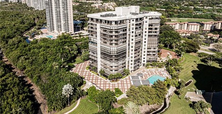 6075 Pelican Bay BLVD 203, Naples 34108, FL
