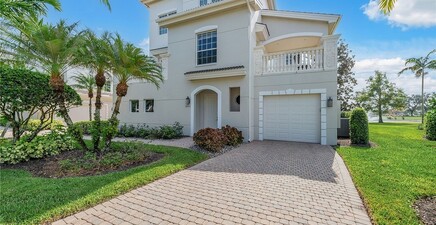 558 Avellino Isles CIR 14102, Naples 34119, FL