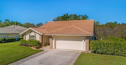 401 Countryside DR, Naples 34104, FL