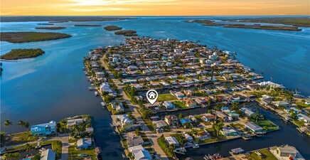 2631 Bayshore DR, Matlacha 33993, FL