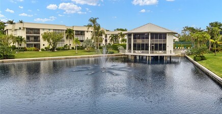 788 Park Shore DR H31, Naples 34103, FL