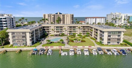 3200 Gulf Shore BLVD N 106, Naples 34103, FL