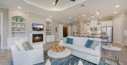 8773 Bellano CT 201, Naples 34119, FL