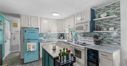 43 Enchanting BLVD E43, Naples 34112, FL