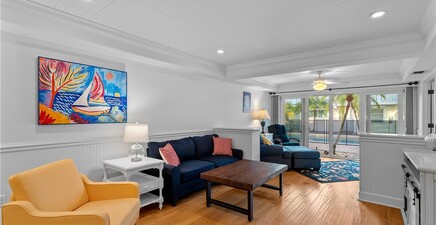 320 14th AVE S 320C, Naples 34102, FL