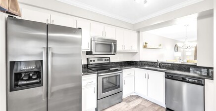 219 Fox Glen DR 1105, Naples 34104, FL