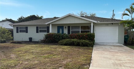 1136 Illinois DR, Naples 34103, FL