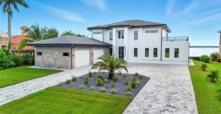 6390 River Club CT, North Fort Myers 33917, FL