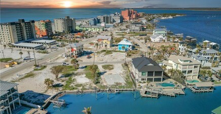 581 Carlos CIR, Fort Myers Beach 33931, FL