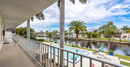 843 SE 46th LN 6, Cape Coral 33904, FL