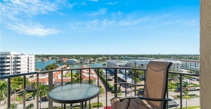 3115 Gulf Shore BLVD N 701S, Naples 34103, FL