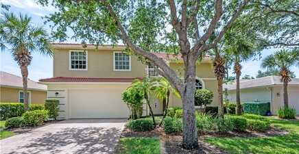 3911 Aurora CT, Naples 34116, FL
